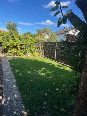 von privat - Traumwohnung mit Garten- 4-Zimmer Wohnung mit Kamin!