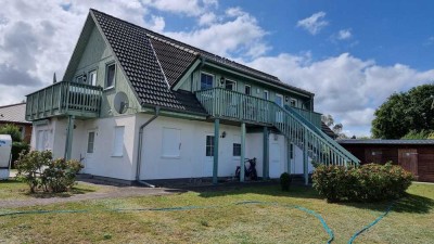 Sonnige 2-Zimmer-DG-Wohnung mit Balkon im Seebad Zempin