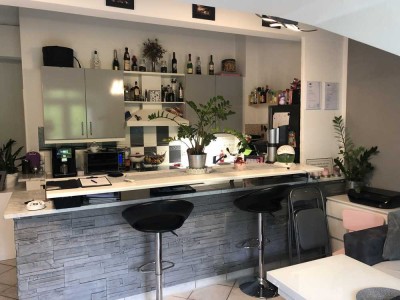 *Schicke & Gepflegte* 2 Zi.-DG-Wohnung mit EBK und Loggia für max. 2 Pers.