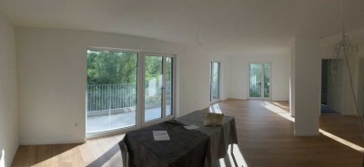 Moderne 3-Zimmer Wohnung mit großem Balkon mit Blick auf die Naab