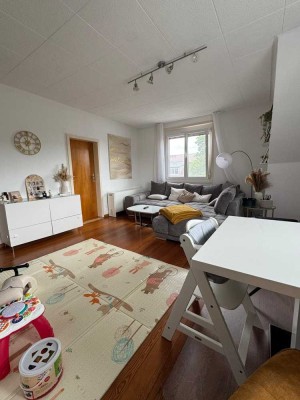 Schöne und gepflegte 3-Raum-Dachgeschosswohnung in Korntal-Münchingen