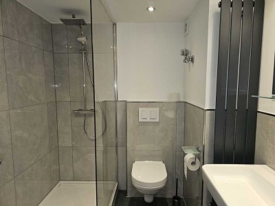 Stilvolle 2-Zimmer-Wohnung mit Balkon, Schwimmbad und Sauna