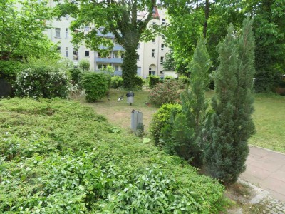 Zentral & charmant: Hochwertige Altbauwohnung im Samariterkiez � 0172-3261193