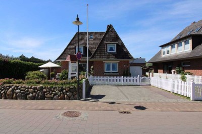 Wohntraum auf Sylt: Freistehendes Zweifamilienhaus in exklusiver Lage