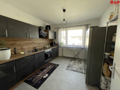 Licht durchflutete 3 Zimmerwohnung mit sonnigem Balkon und Küche!