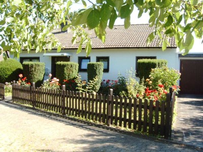 Gepflegtes Einfamilienhaus mit vier Zimmern in Odendorf in ruhiger Lage