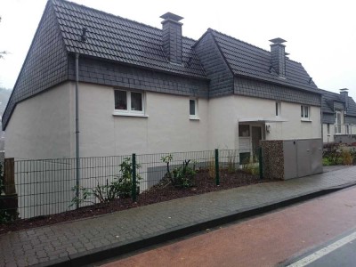 Helle geräumige Wohnung mit Balkon. WBS nötig