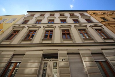 Frisch sanierte EG Wohnung mit neuer EBK in zentraler Lage am Engpass in Buckau