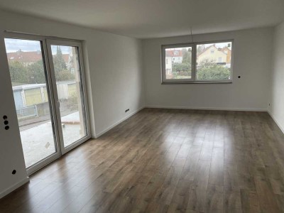 Moderne 3 Zimmer Wohnung im Neubau mit Balkon und Stellplatz