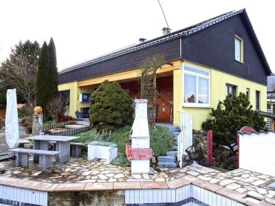 Naturnahes 1-Familienhaus mit schönem Garten und Garage in Illertissen-Tiefenbach