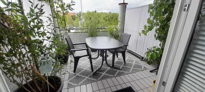 Wunderschöne 2 ZKB-Dachgeschosswohnung mit großem Sonnenbalkon in Bodenheim