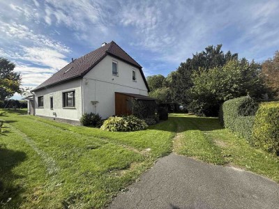 Einfamilienhaus mit Zugang zu See, den Bootsanlegern und Badestelle