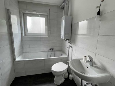 Zweitbezug nach Sanierung: 3 Zimmer • 65 m² • neues Bad • Balkon in N-Maxfeld