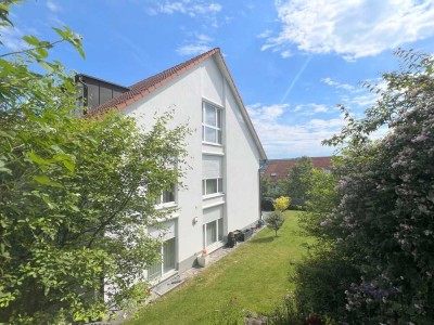 *RESERVIERT* Großes Einfamilienhaus auf dem Tüllinger Berg mit Sicht über Lörrach!