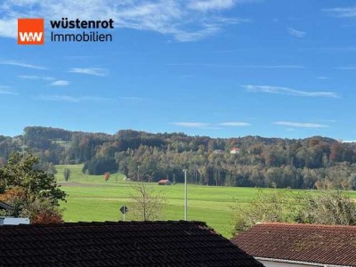 Ideal aufgeteilte 3-Zi.-Wohnung - ca. 94m² Wfl. - 3-Fam.-Haus - ruhige Ortsrandlage!