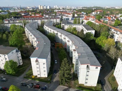 Möblierte 2-Zimmer mit Einbauküche und Wintergarten im ruhigen Grün