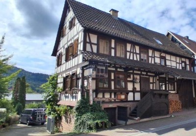 zünftig! 
Teilsaniert mit viel Seele!