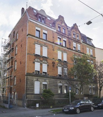 Attraktive 3,5 Zimmer-Dachgeschoßwohnung im Altbau in bester Lage von Bad-Cannstatt