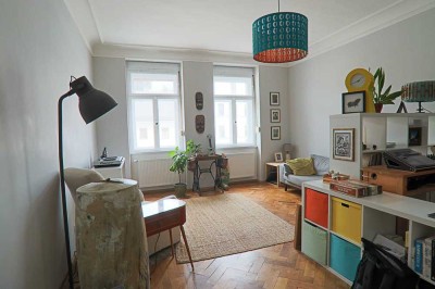 Großzügige 3 Zimmer Altbauwohnung