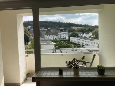 Top 3-Zimmer-Wohnung mit schönem Balkon und Weitblick ins Grüne