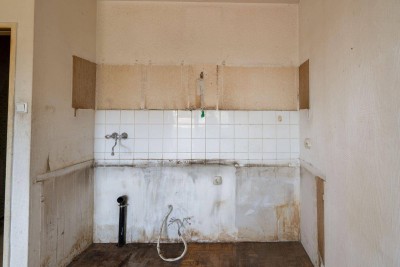 Sanierungsbedürftige Garconniere, Nähe Wasserwald