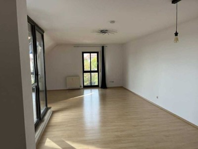 Helle 2,5-Zimmer Wohnung mit Balkon in Friedrichshafen