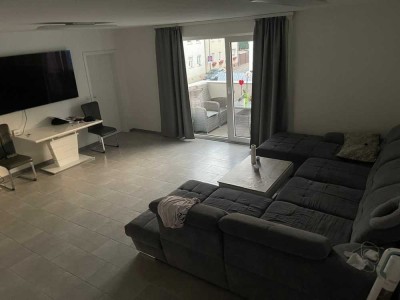 Moderne Maisonette-Wohnung mit 6 Zimmern, 141 m² Wohnfläche und zwei Stellplätzen - Baujahr 2022