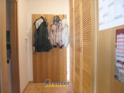 NÄHE OSK ! 1 Zi.-Penthouseapartment mit Lift und TG-Stellplatz !