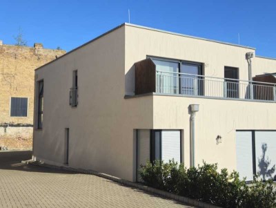 3-Zimmer-Dachgeschosswohnung mit cleverem Stauraum, Terrasse und Stellplatz!