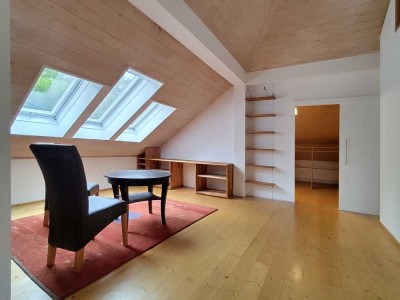 17 m² WG Zimmer in 5er WG in Dreiparteienhaus