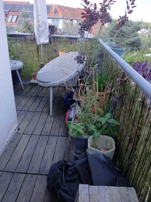 Schöne Dachgeschosswohnung mit Balkon auf Zeit zu vermieten