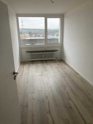 Schöne großzügige 3-Zimmer Wohnung mit Balkon