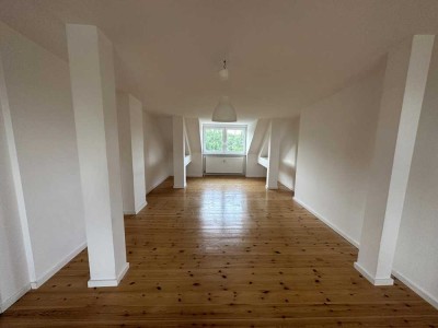 Attraktive 2-Zimmer-Wohnung im Dachgeschoss – ideal zum Wohlfühlen