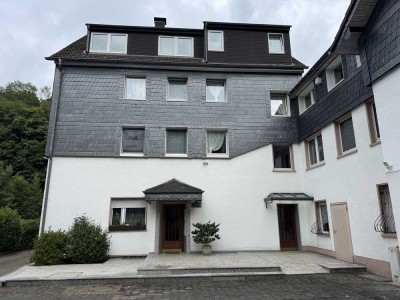 Großzügige 130 m² Wohnraum mit Charakter - perfekt für Heimwerker