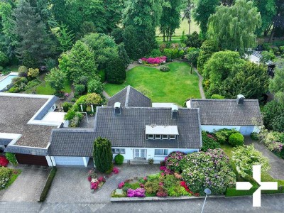 Weitläufige Villa mit parkähnlichem Garten - Entwicklungspotential und Raum für Visionen ...