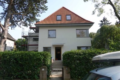 Erstbezug mit Balkon und EBK: Stilvolle 3-Zimmer-Wohnung mit geh. Innenausstattung