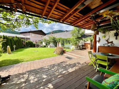 Bauernhaus mit Einliegerwohnung und angrenzender WEH am Fuße des Falkerts