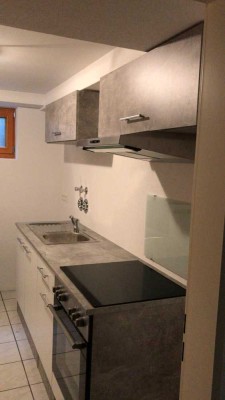 Helle 1-Zimmer-Wohnung mit Einbauküche - ideal für Singles und Pendler
