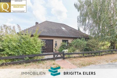 OHNE KÄUFERPROVISION: Großzügiger Bungalow mit Garage, Kamin, Sauna und ausbaufähigem Dachgeschoss
