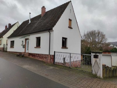 Schönes freistehendes Mietshaus mit Garten in der Südlichen Weinstraße