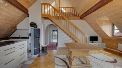 Charmante 3 Zimmer Wohnung mit Galerie und Balkon in Röhrmoos