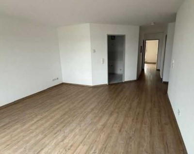 +++ Geräumige 3-Raum-Wohnung mit Balkon +++