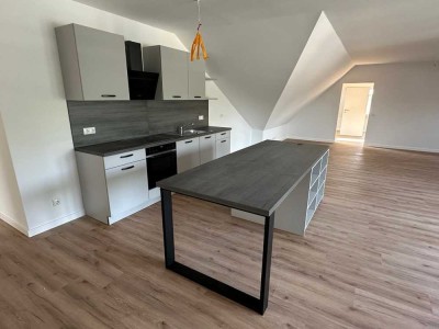 Traumhafte 4,5-Raum-Wohnung mit EBK und Balkon in Stolpe, Neubau