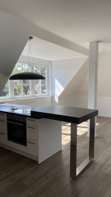 Tolle 2 Zi.-Wohnung mit Blick auf die Trave. In echtem Backstein. Am Fischereihafen.