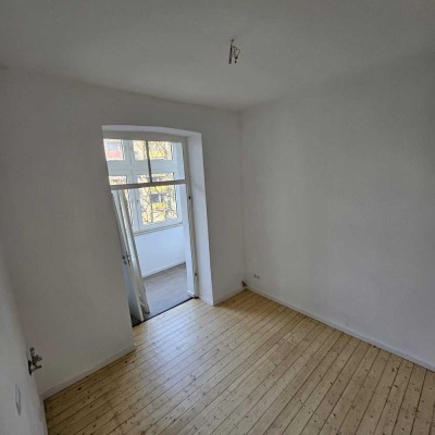 850 € - 85 m² - 2.0 Zi.