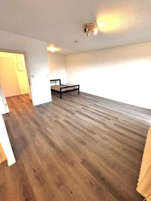 Helle 1-Zimmer-Wohnung mit Balkon & Grünblick in Hannover-Bothfeld