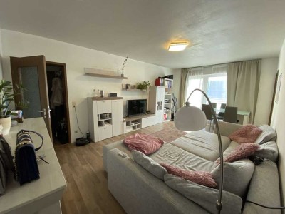 Moderne, voll möblierte Wohnung mit Balkon – zentral & Uninähe