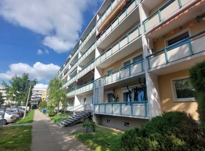 Sommersonnenbalkon und frisch renovierte Wohnung. Herzlich willkommen!
