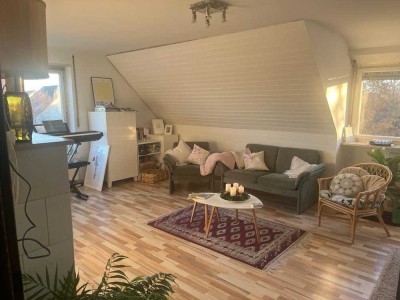 3 Zi- Dachgeschoßwohnung, Balkon, ruhig und hell