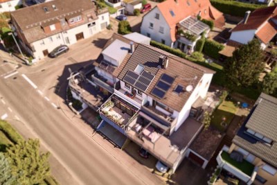 schicke Immobilie mit Garage sowie zwei Stellplätzen auf der Suche nach einer neuen Familie!